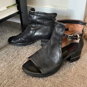 Black Sandro booties